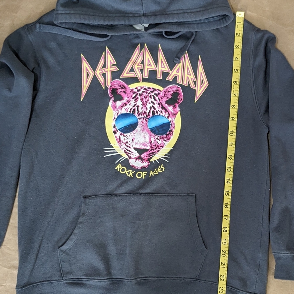 Def Leppard - Picture 2 of 4